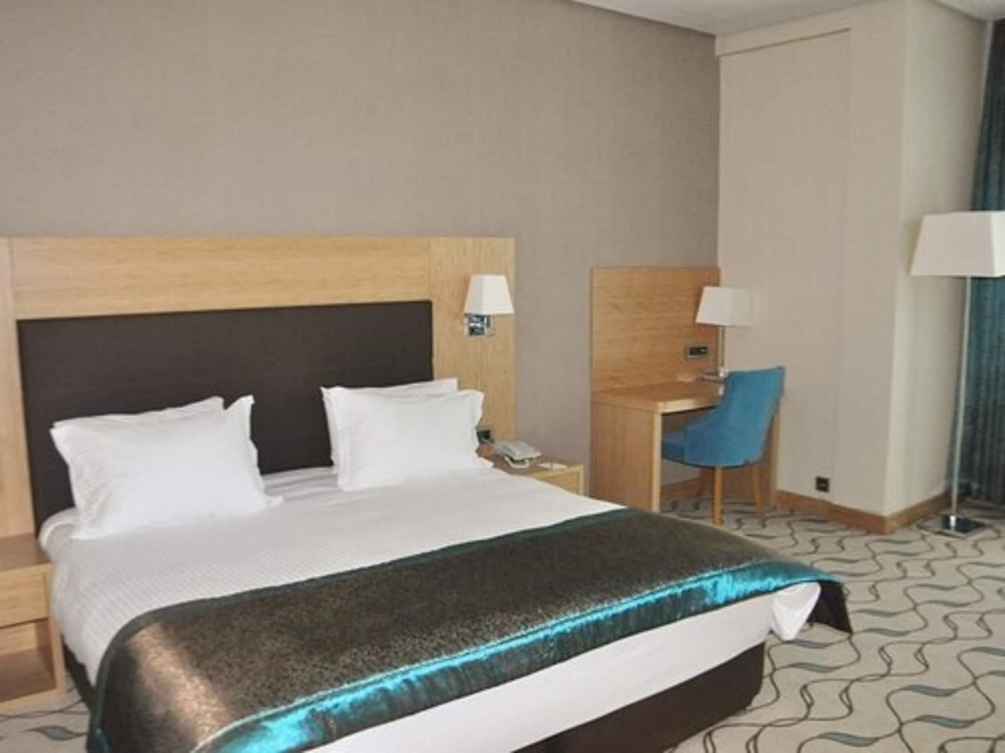 אודיירן Margi Hotel מראה חיצוני תמונה A room at the hotel