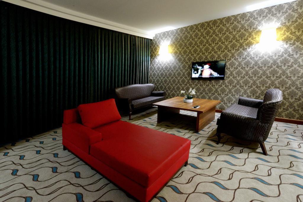 אודיירן Margi Hotel מראה חיצוני תמונה Suite room